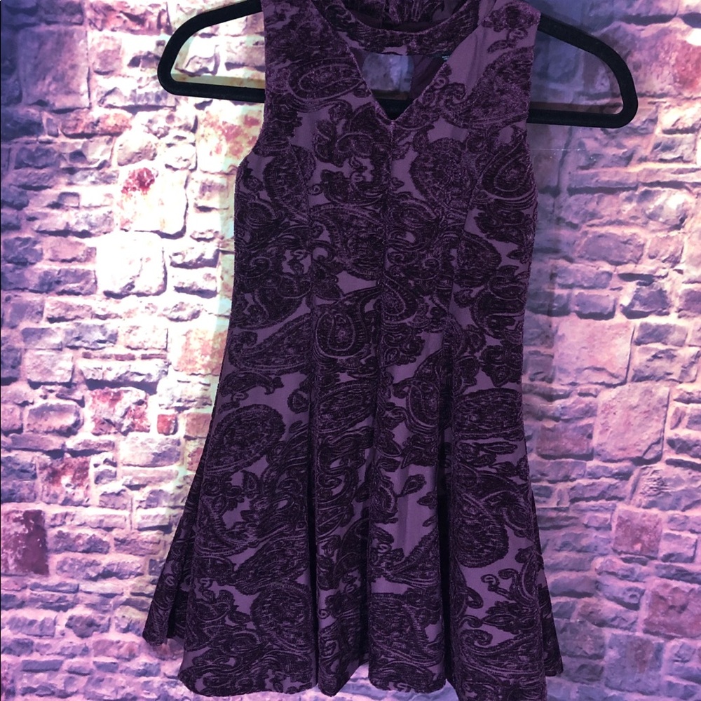 Beautiful burgundy girl size 8 dress